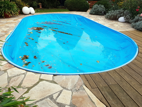 pool with tarp